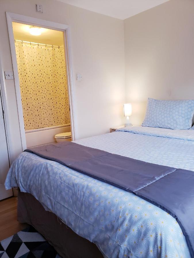 Ensuite Room Near Canal Southall Esterno foto
