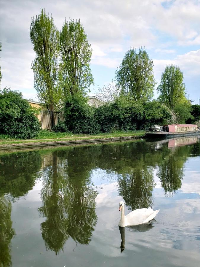 Ensuite Room Near Canal Southall Esterno foto