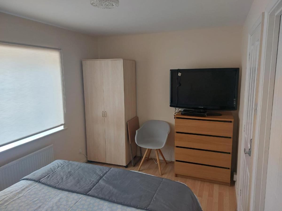 Ensuite Room Near Canal Southall Esterno foto